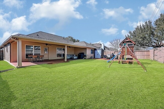 Building Photo - 1035 E Hampton Dr