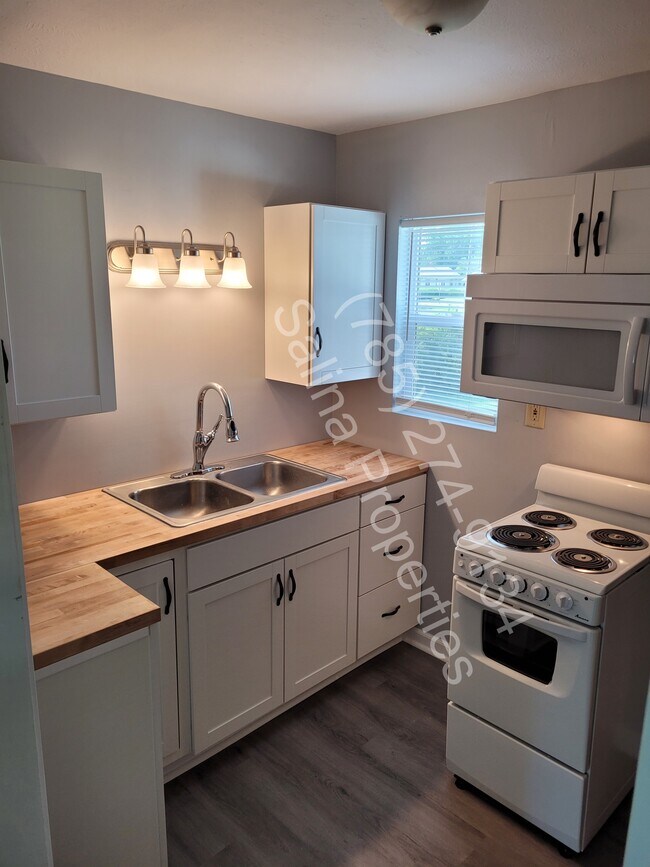 201 E Kirwin Ave 201 E Kirwin Ave Salina KS 67401 Apartment Finder