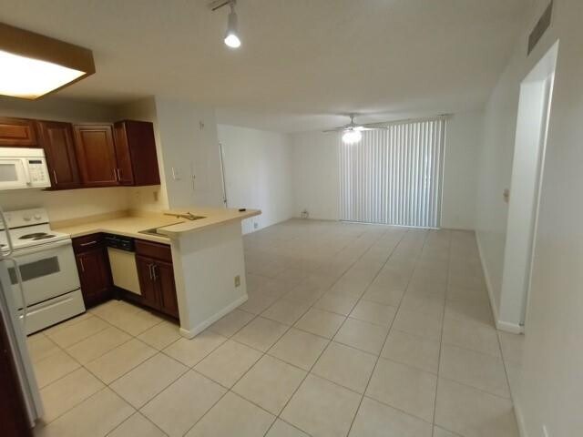 Building Photo - 631 Lyons Rd