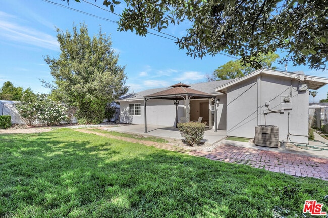 Building Photo - 6421 Franrivers Ave