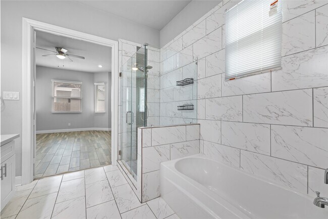 Building Photo - 8938 Intervale St