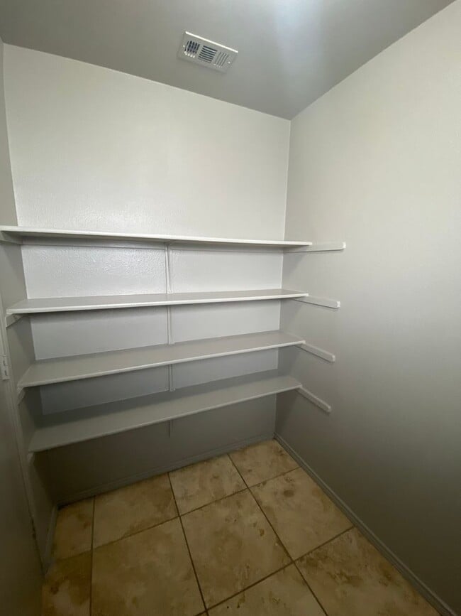 Building Photo - Cozy 3 bed in the Heart of East Austin