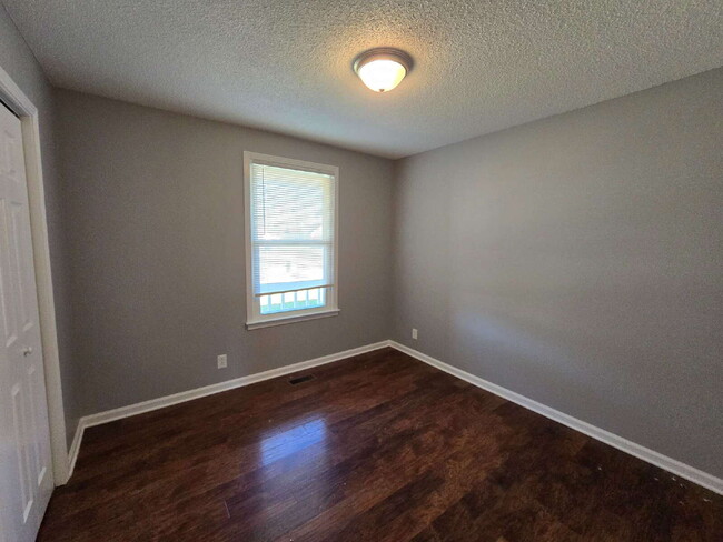 Building Photo - 710 Pembrook Pl