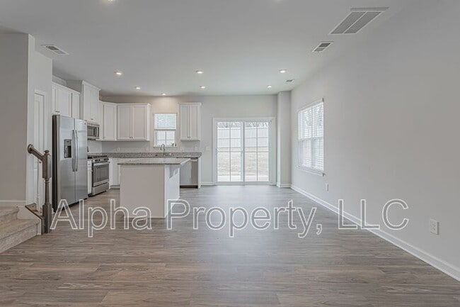 Building Photo - 520 Huntingdale Pl