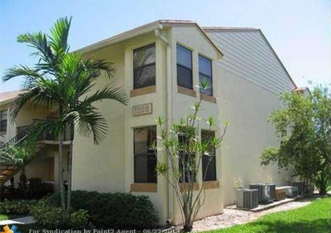Building Photo - 1228 S Military Trail