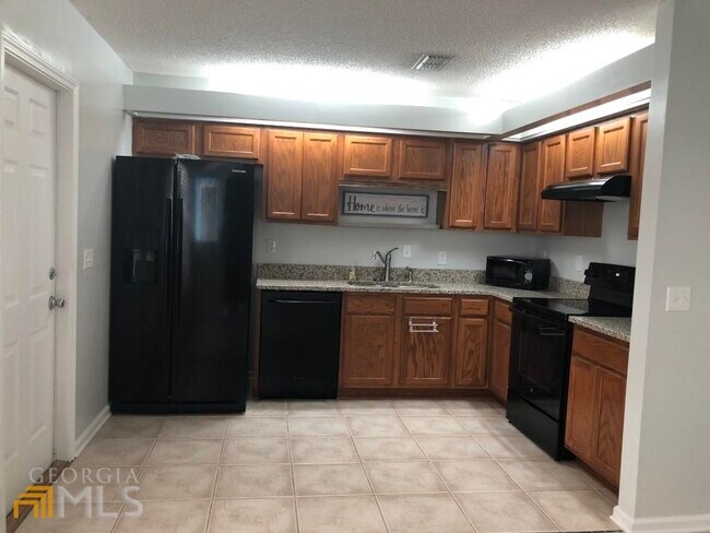 Building Photo - 304 McQueen Cir