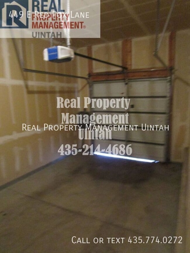 Building Photo - 449 Redfox Ln