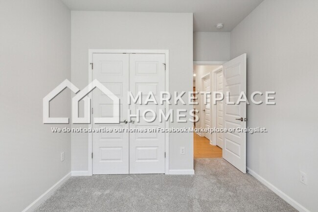 Building Photo - 315 McHenry Dr
