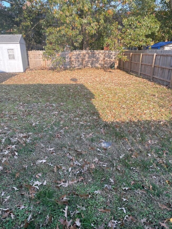 Building Photo - Charming 2-Bedroom Duplex in Kempsville, V...