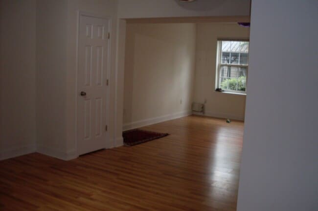 Building Photo - Beautiful Townhome in Stone River