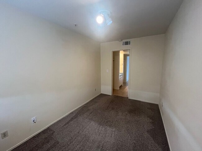 Building Photo - 1185 FOOTHILL BLVD #30, SAN LUIS OBISPO (PINE CREEK CONDO)