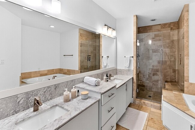 Building Photo - 5227 Nett St