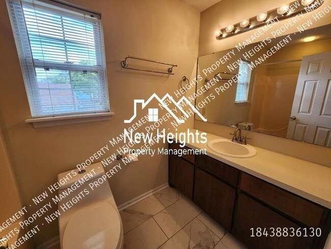 Building Photo - Traditional style home in Citadel Woods!