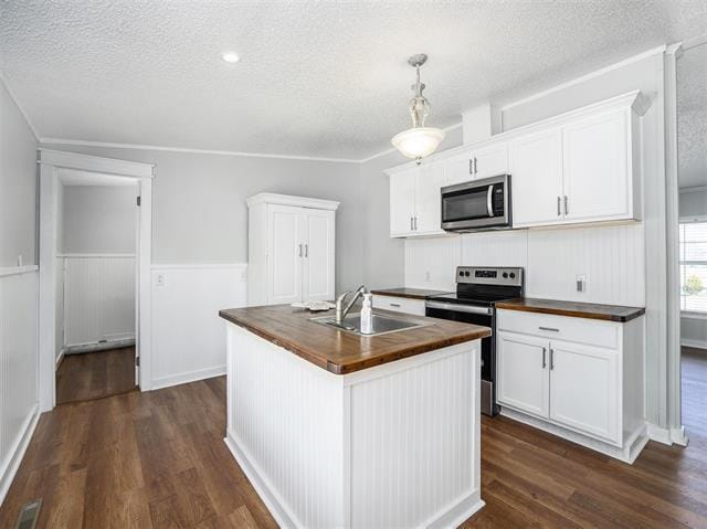 Building Photo - 9558 Diamond Avenue