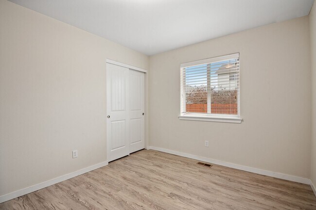 Building Photo - Charming home in Southwest Redmond