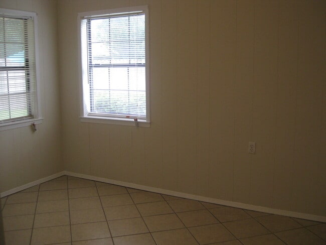 Building Photo - Great 2 bedroom Home in Fort Walton Beach