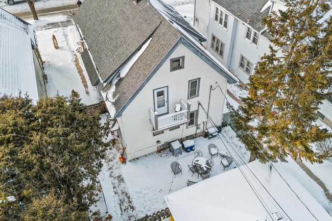 Building Photo - 4518 N Woodburn St