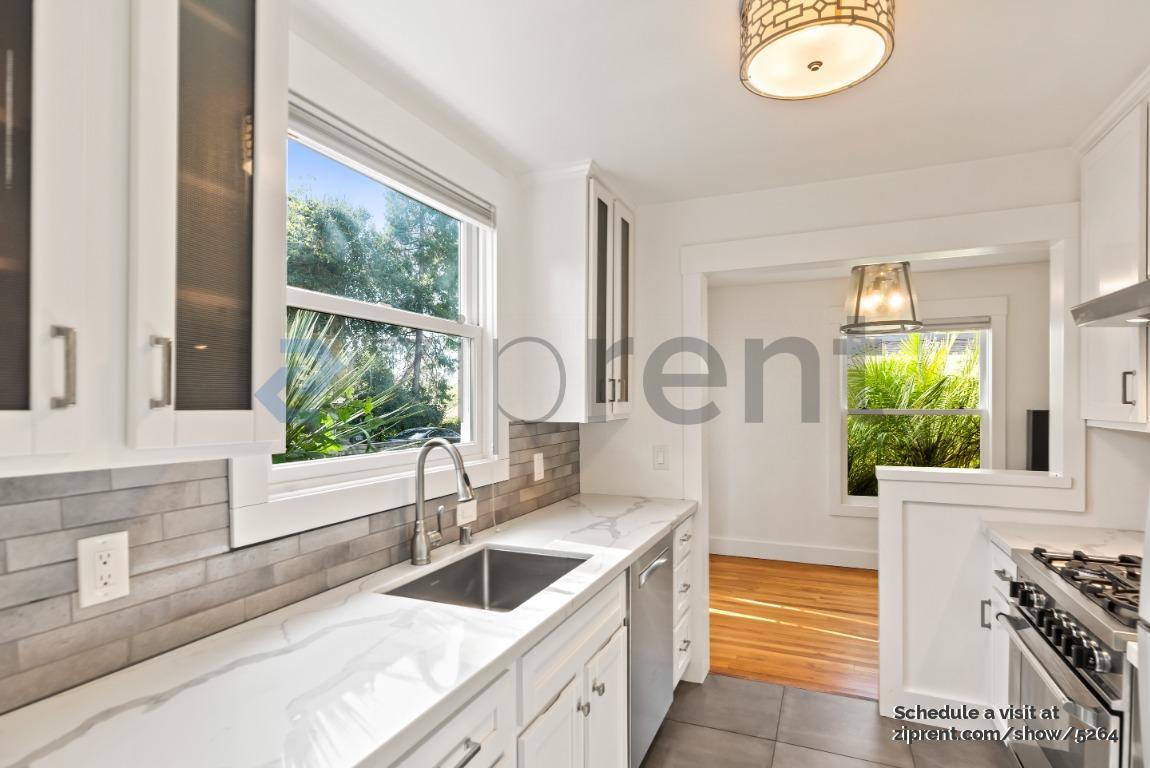 Building Photo - 321 63rd St