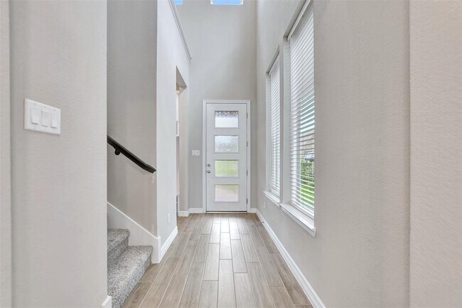 Building Photo - 360 Mallorn Ln