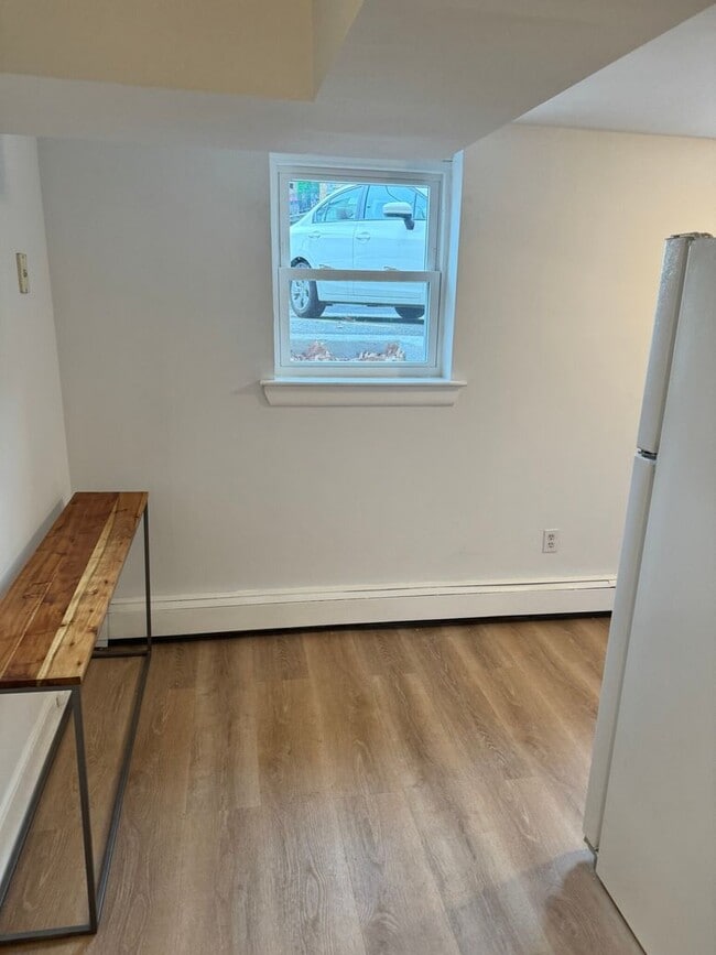 Building Photo - 71 Selkirk Rd