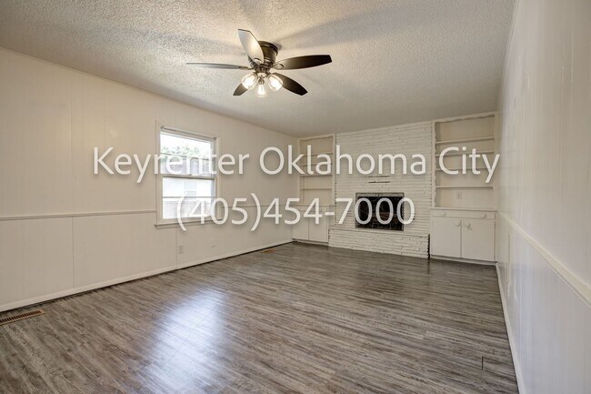 Building Photo - 1524 Rowena Ln
