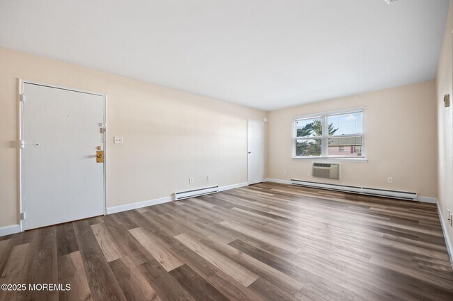 Building Photo - 175 Buckelew Ave