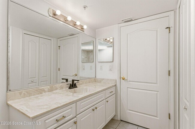 Building Photo - 800 Del Rio Way