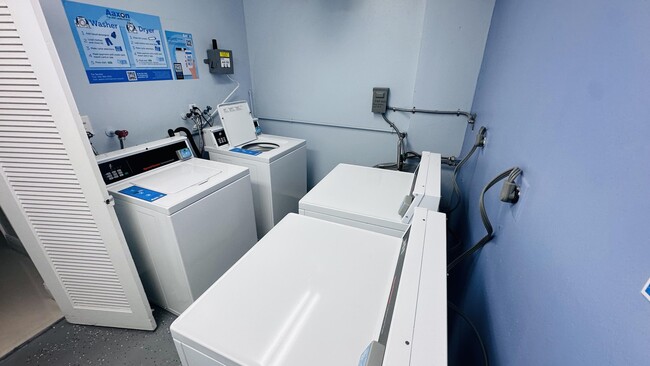 Building Photo - 1600 S Ocean Dr