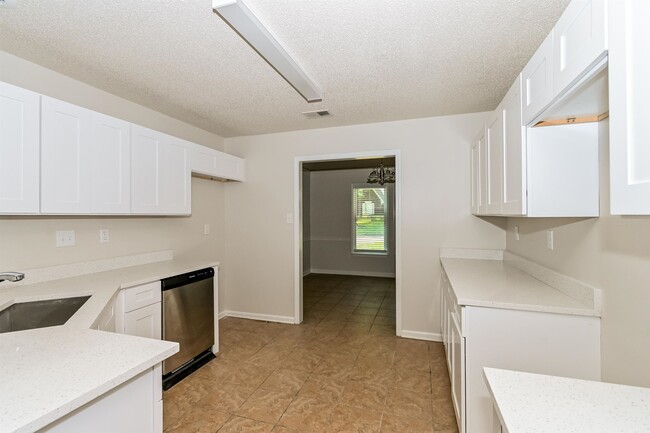 Building Photo - 7360 Red River Cove