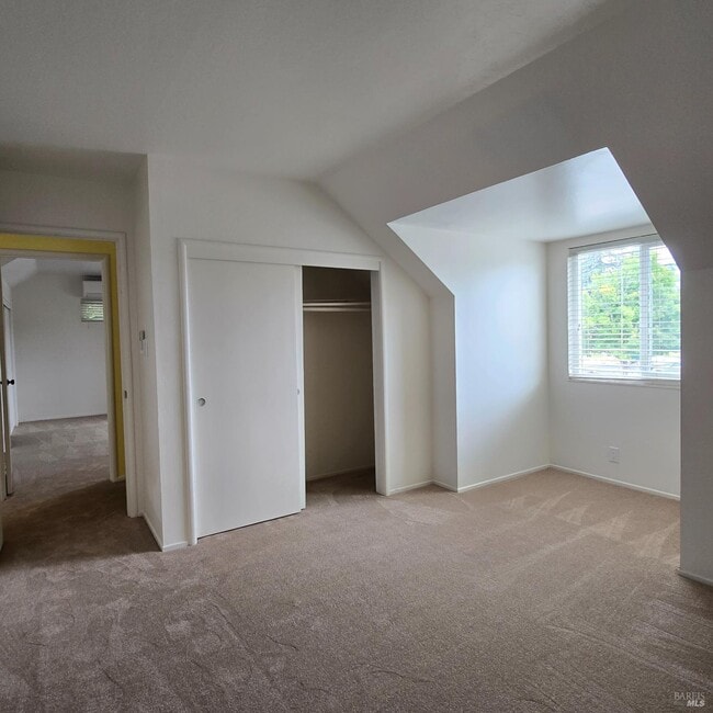 Building Photo - 137 Anita Ct