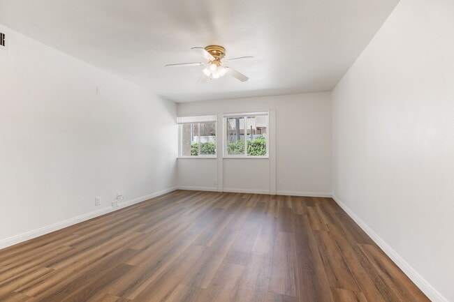 Building Photo - 2625 Pirineos Way