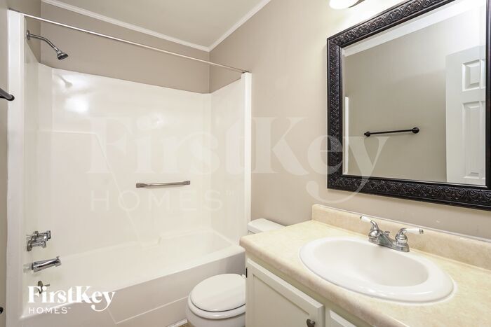 Building Photo - 7 Stoney Glen Pl