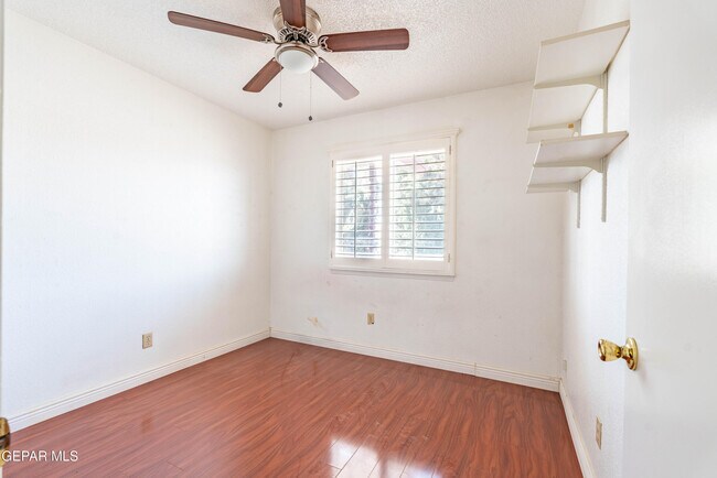 Building Photo - 11516 Meadowbrook Dr