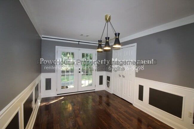 Building Photo - 4017 Doral Dr