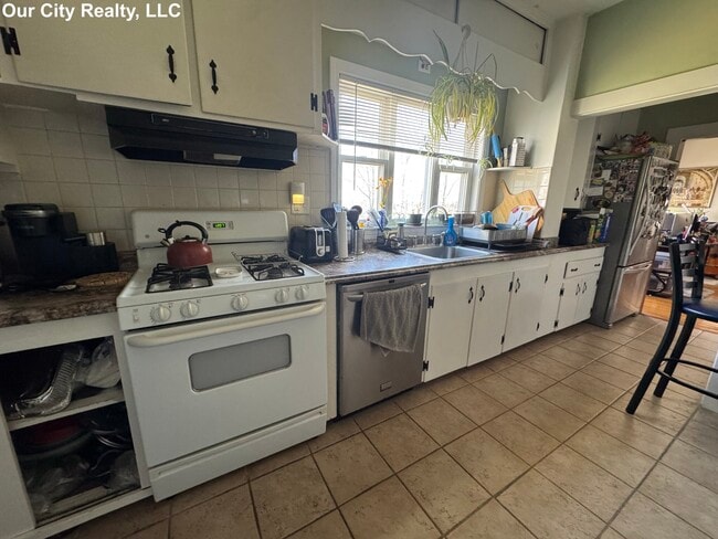 Building Photo - 64 Ten Hills Rd