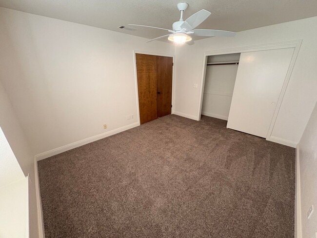 Building Photo - Beautiful 3 bedroom Home for rent in Visalia, Ca