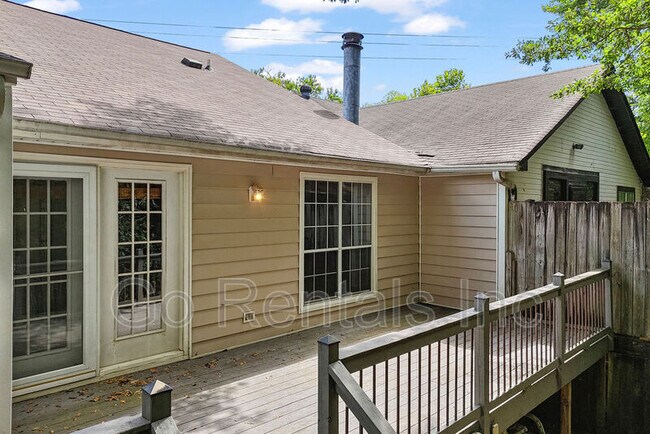 Building Photo - 23 Cottage Cir