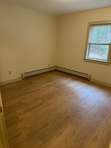 Building Photo - 159 N Leverett Rd