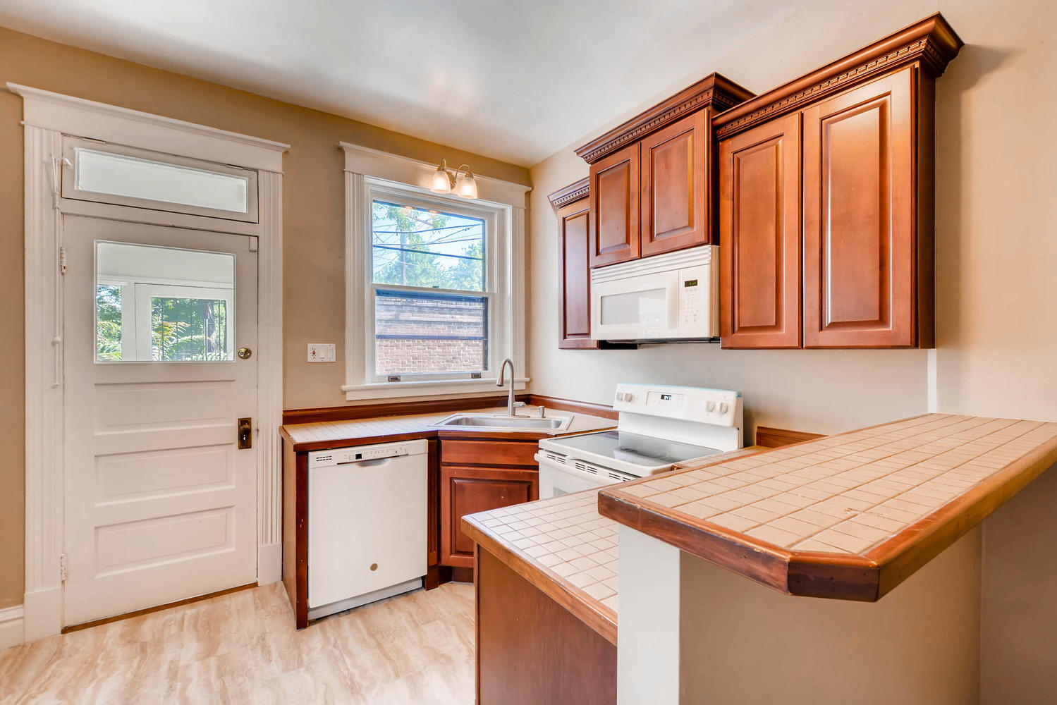 Kitchen - 1811 E 23rd Ave