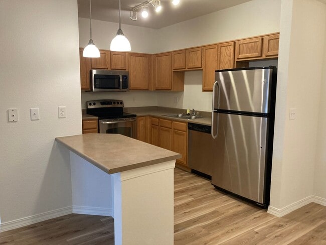 Building Photo - 2450 Windrow Dr