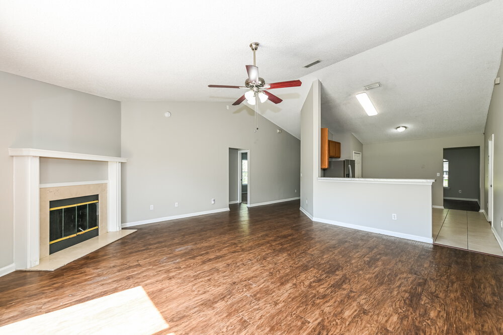 Building Photo - 14027 Crestwick Dr W