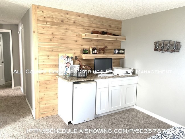 Building Photo - Horse Property Remodeled on 2.5 acres