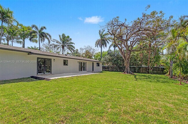 Building Photo - 17050 SW 83rd Ave