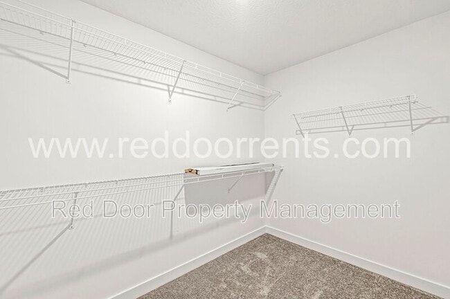 Building Photo - 2956 Grand Rdg Dr