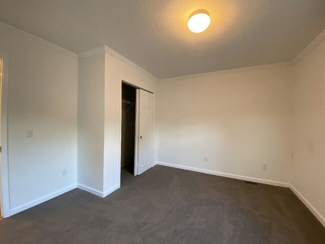 Building Photo - 8854 Breinig Run Cir