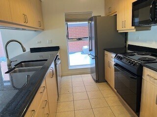 Building Photo - 1210 Chicago Ave