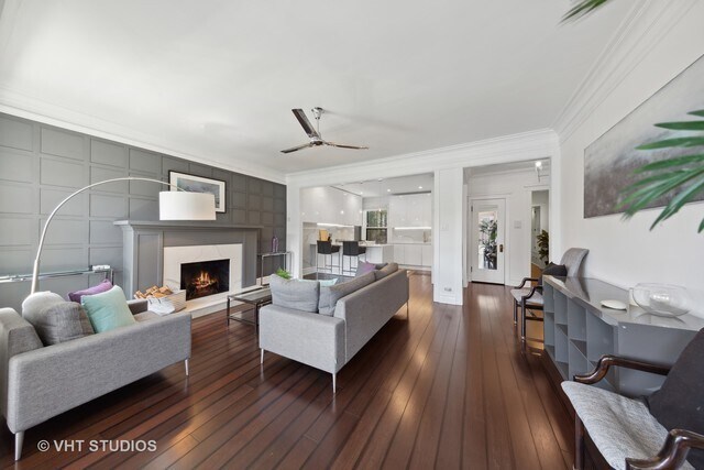 Primary Photo - 556 W Roscoe St