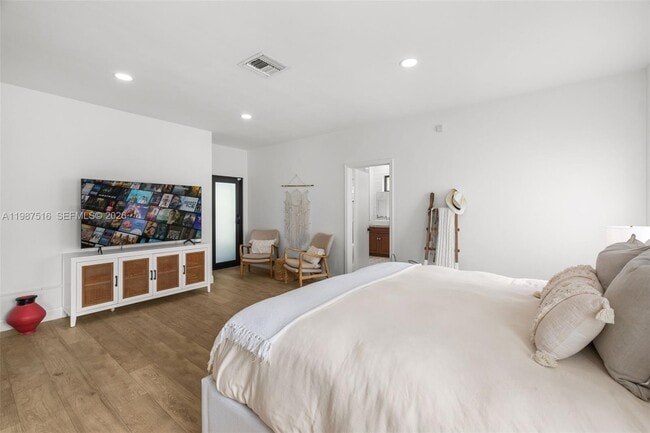 Building Photo - 14615 SW 77th Ct