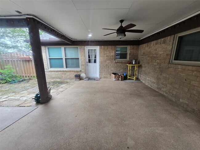 Building Photo - 9802 Sagepike Dr