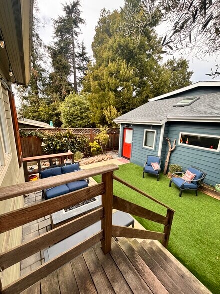 Building Photo - 238 Mather St